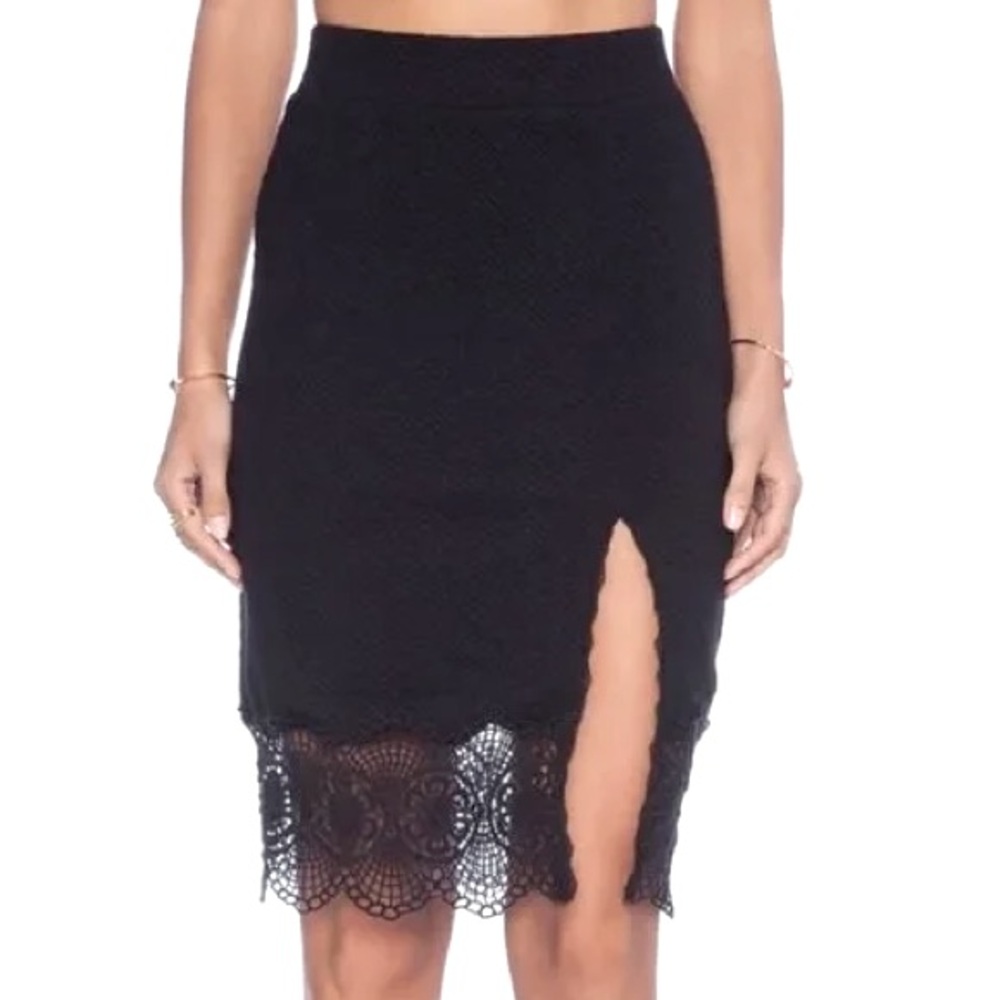 FREE PEOPLE BLACK LACE BOTTOM SKIRT WITH SLIT XS